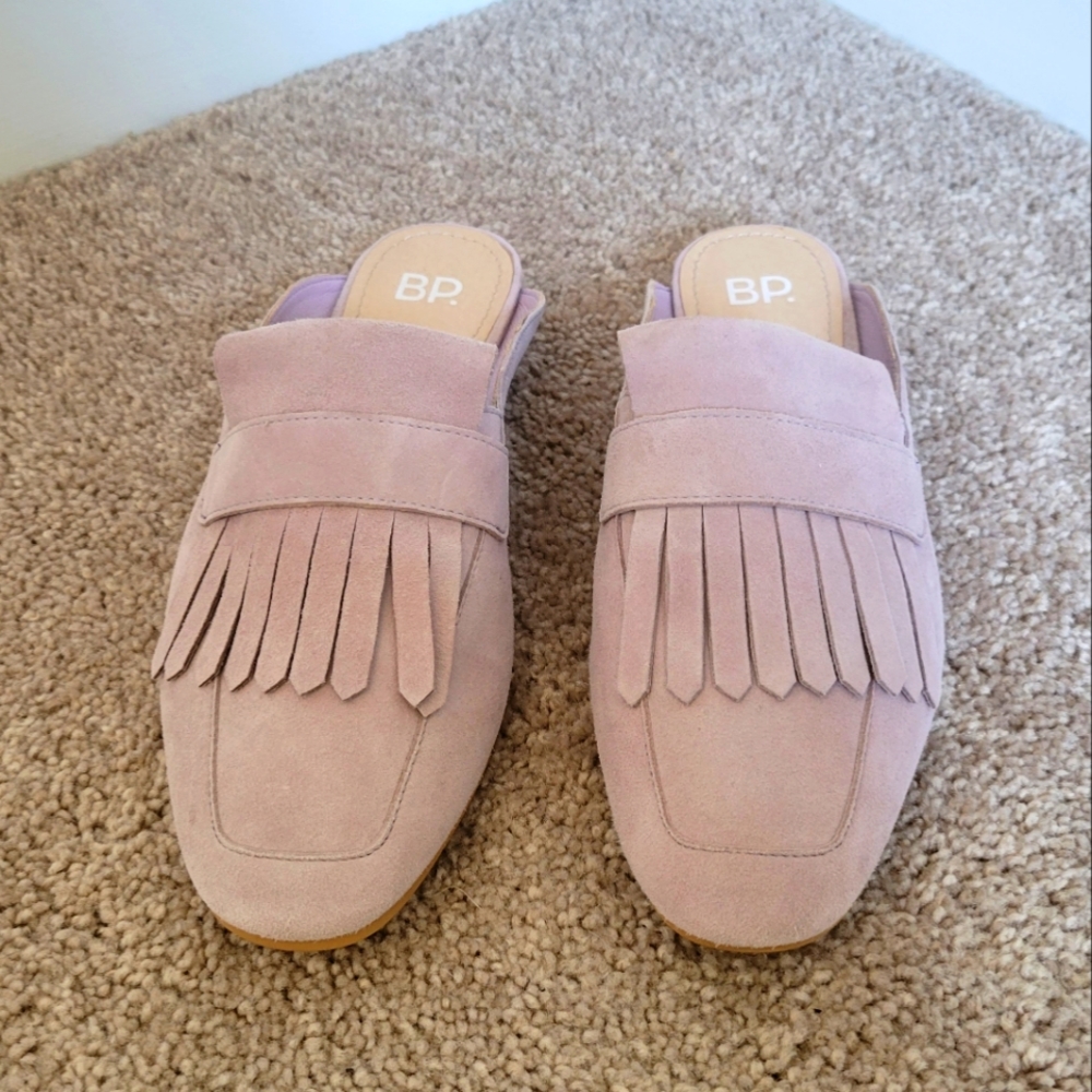 BP lavender leather mule